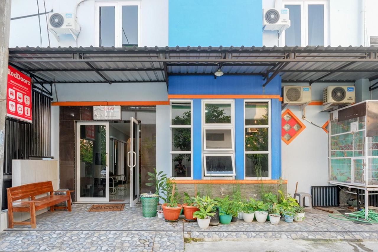 Reddoorz Near Jalan Adi Sucipto Solo Hotel Exterior foto